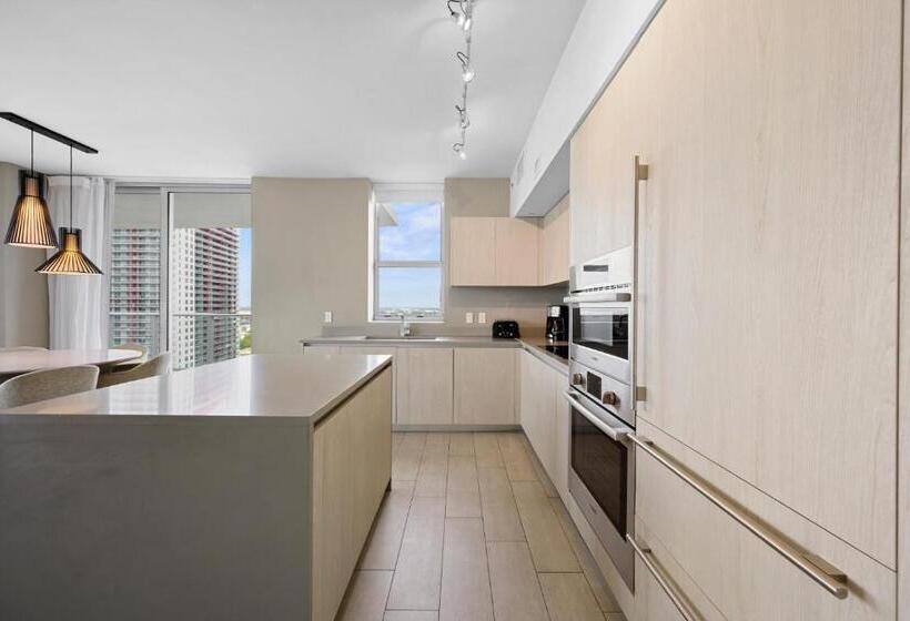 Hyde Beach House Waterway