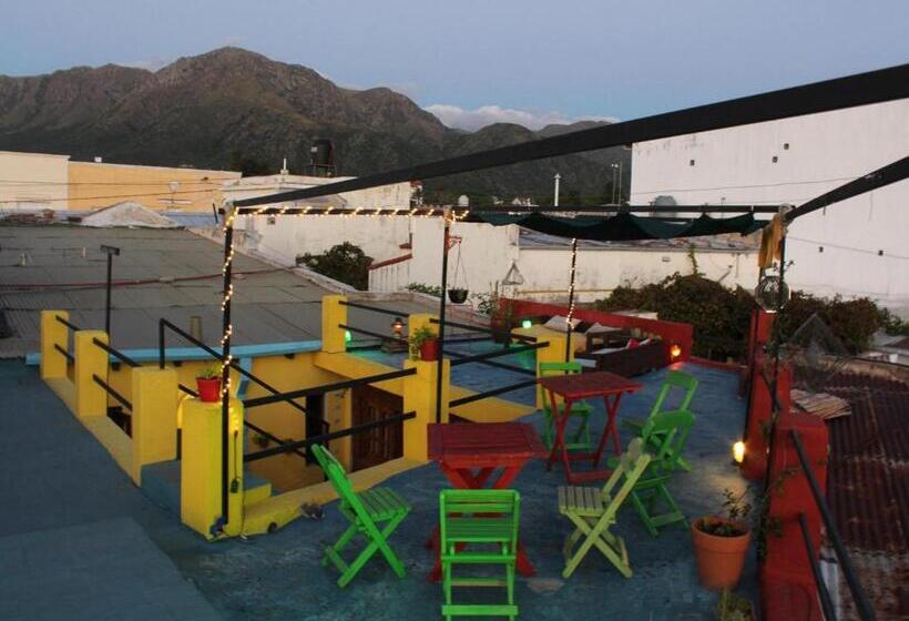 Malecon En Calle Techada Hostel