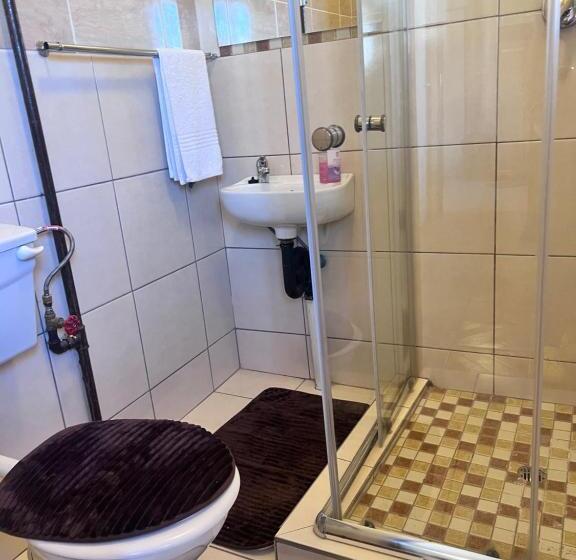 Mau Bed And Breakfast