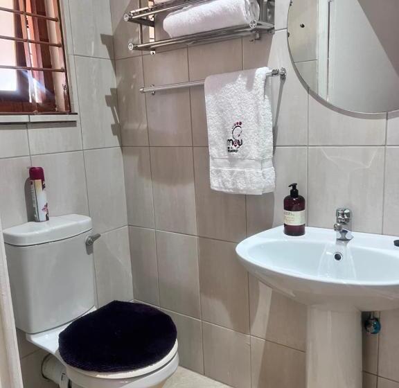 Mau Bed And Breakfast