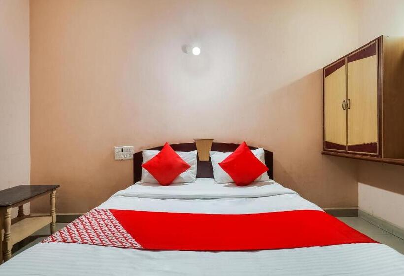 Oyo Flagship Hotel Gowri Lodge