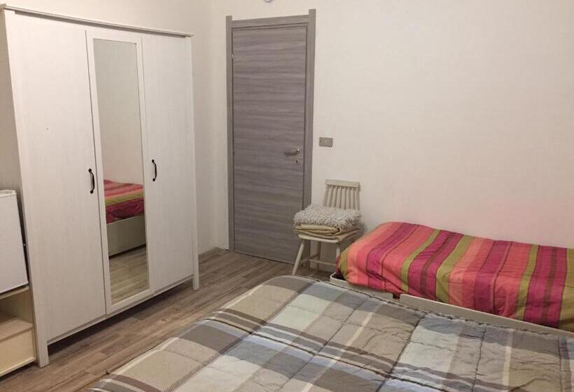 פנסיון Affittacamere Daniele Busacca