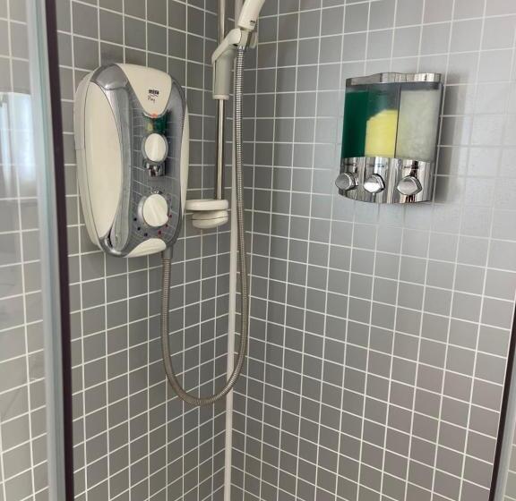 ペンション Alder En Suites Self Catering With Private Shower 1