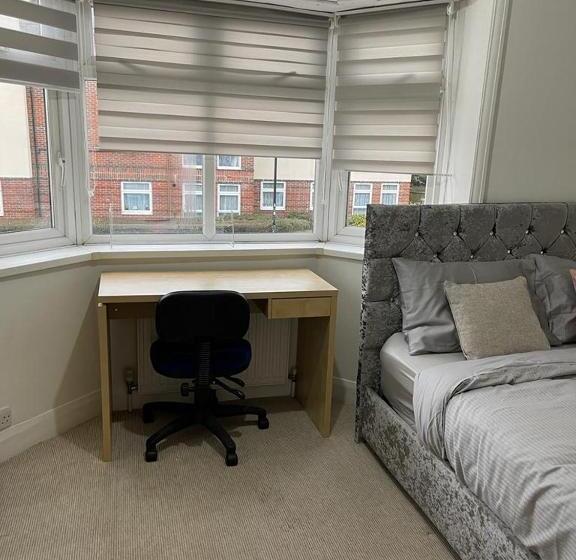 ペンション Alder En Suites Self Catering With Private Shower 1