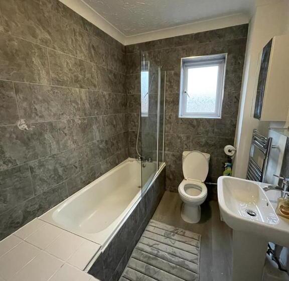 ペンション Alder En Suites Self Catering With Private Shower 1