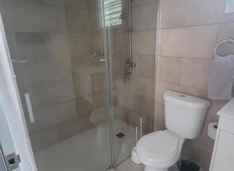 Pensió Always Summer Inn Bay Front