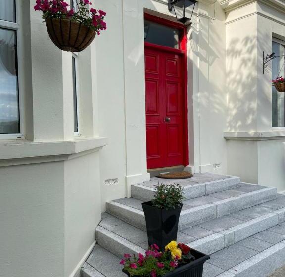 ペンション Brackfield House