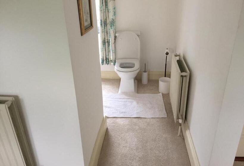 ペンション Brackfield House