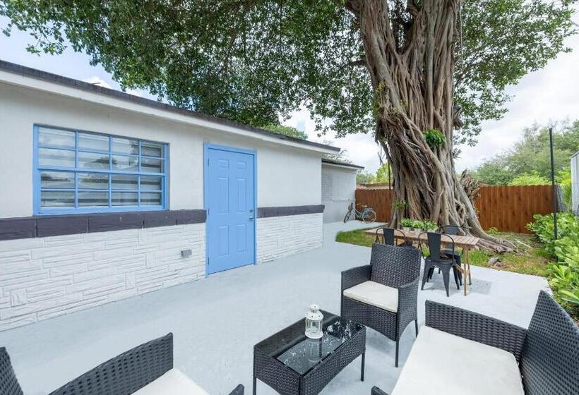 膳宿费 Blue Door   Miami Studio