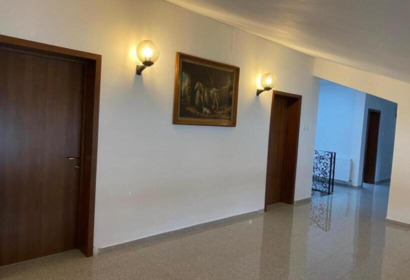 بنسيون Budux Delux Vila