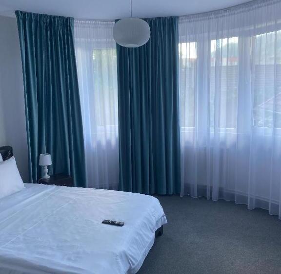 بنسيون Budux Delux Vila