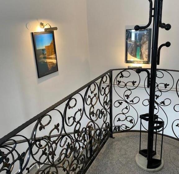 بنسيون Budux Delux Vila