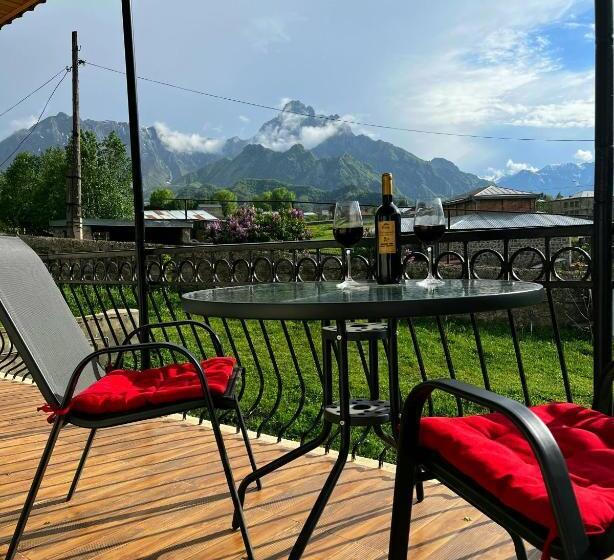 ペンション Cozy Hotel Kazbegi