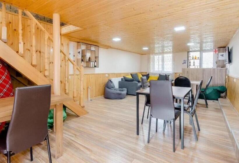 پانسیون Cozy Hotel Kazbegi