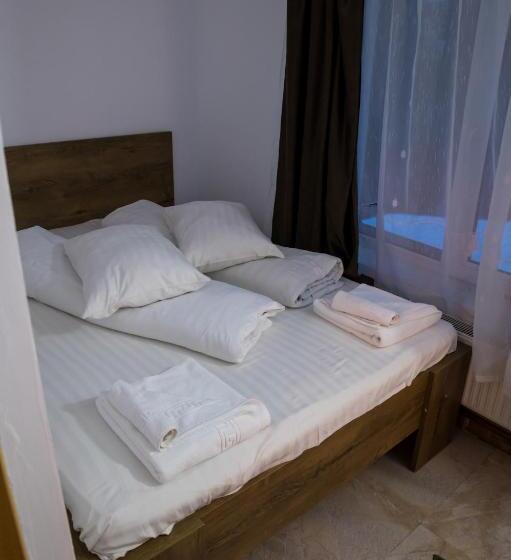 بنسيون Dor De Munte Straja