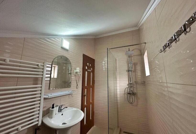 بنسيون Dor De Munte Straja