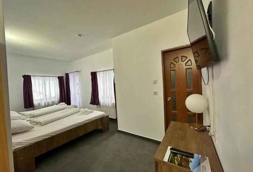 بنسيون Dor De Munte Straja