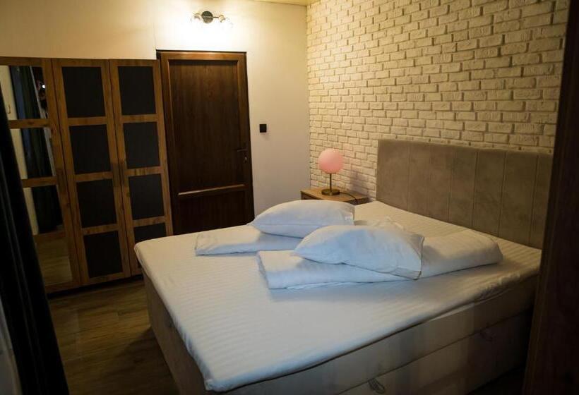 بنسيون Dor De Munte Straja