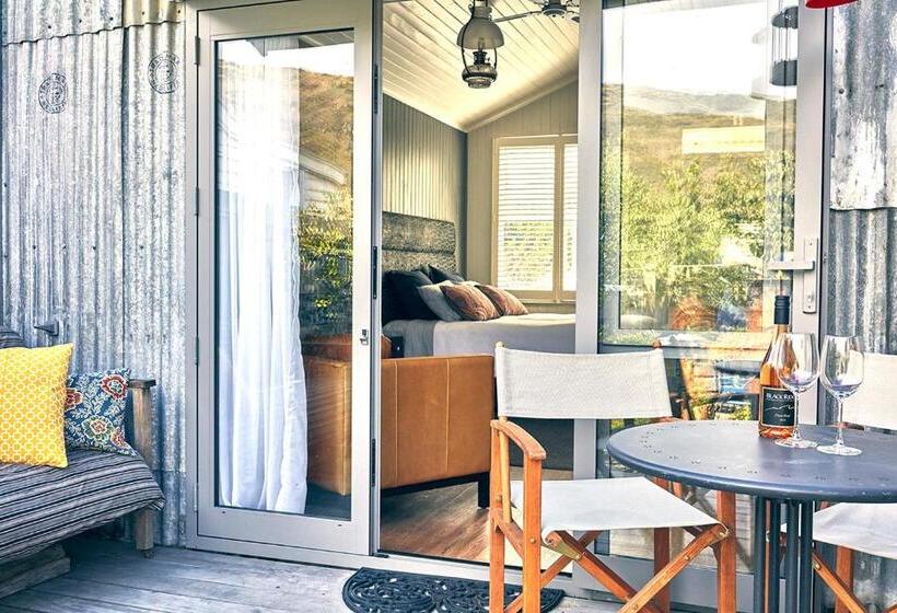 پانسیون Dunstan Times