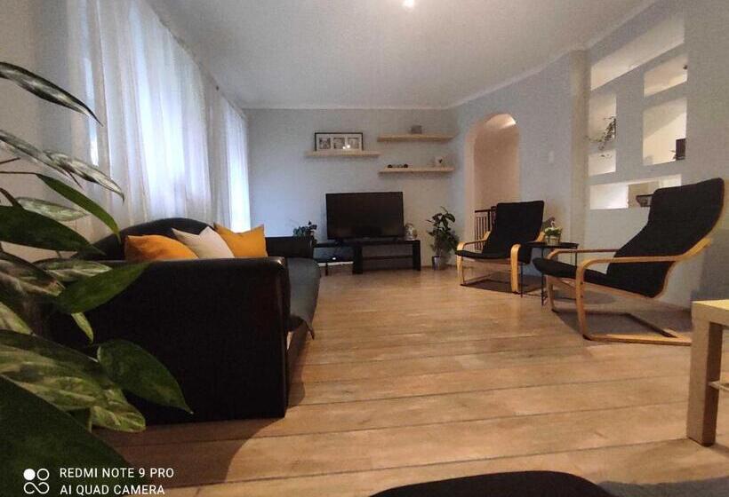 פנסיון Felhő Apartman