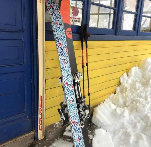 Pension Hostal Piolet En Baños Morales