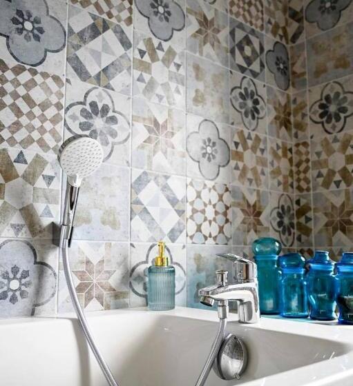 بنسيون La Loge