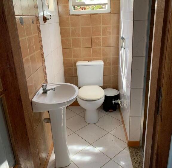 פנסיון Lake View Inn Suite Piscina