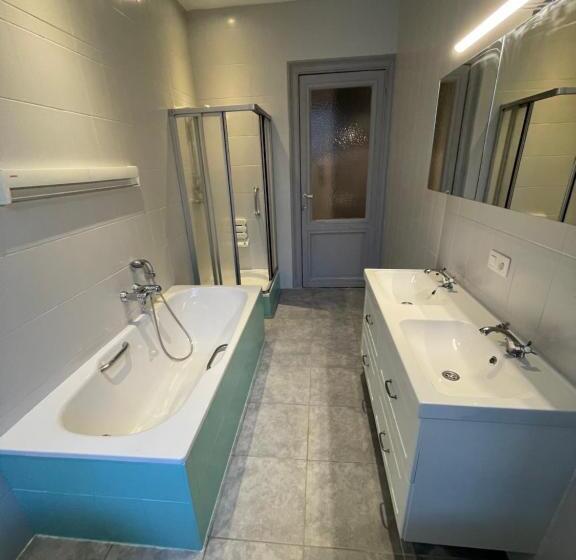 פנסיון Le Village D Ezra