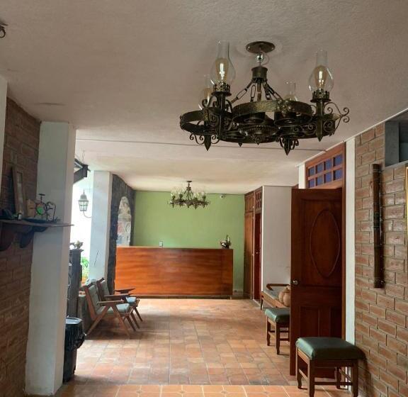 Пансион Mercedes Restaurant B&b