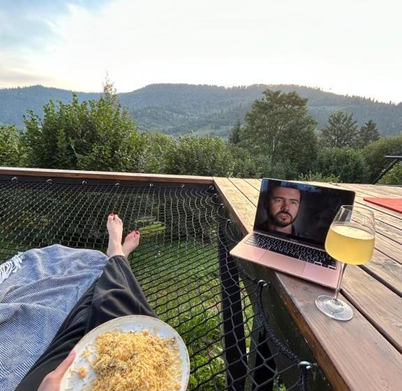 پانسیون Mirest   котеджі в горах із чаном джакузі