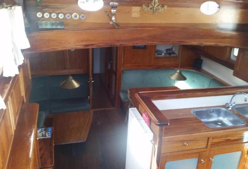 膳宿费 Tjalkjacht Pelikaan Lemmer