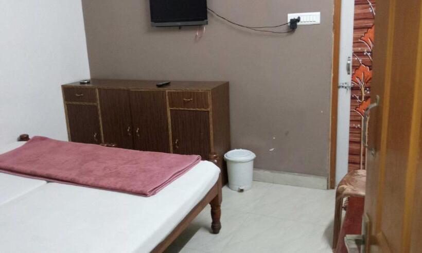 Pop Hotel Kasturi Inn