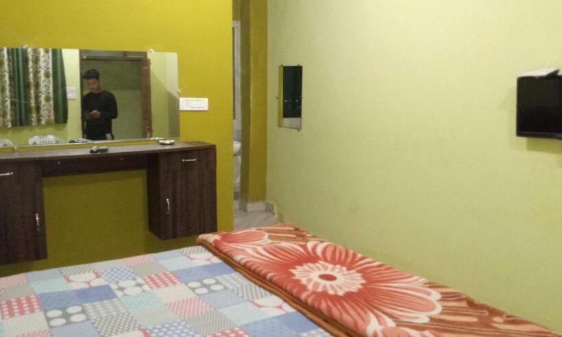 Pop Hotel Kasturi Inn