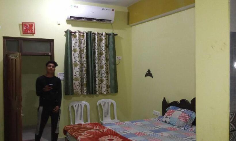 Pop Hotel Kasturi Inn