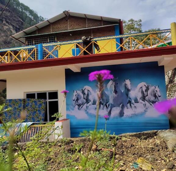 リゾートホテル Pahadibucks