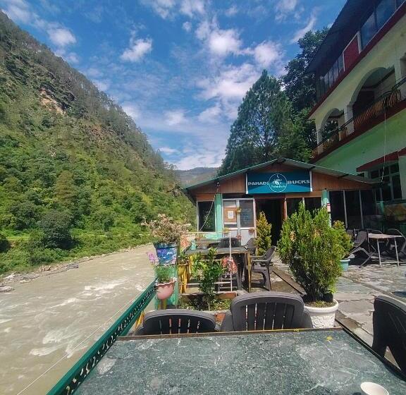 リゾートホテル Pahadibucks