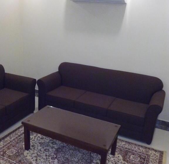 شقق برج نوران للشقق المخدومة