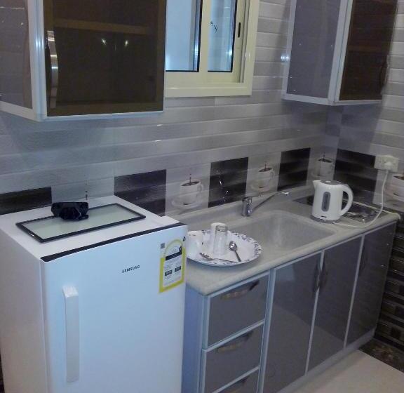 شقق برج نوران للشقق المخدومة