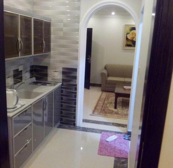 شقق برج نوران للشقق المخدومة