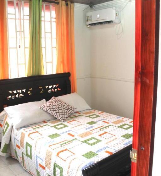 הוסטל Alojamientos Turísticos Shalain