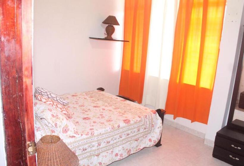 הוסטל Alojamientos Turísticos Shalain