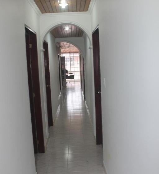 הוסטל Alojamientos Turísticos Shalain