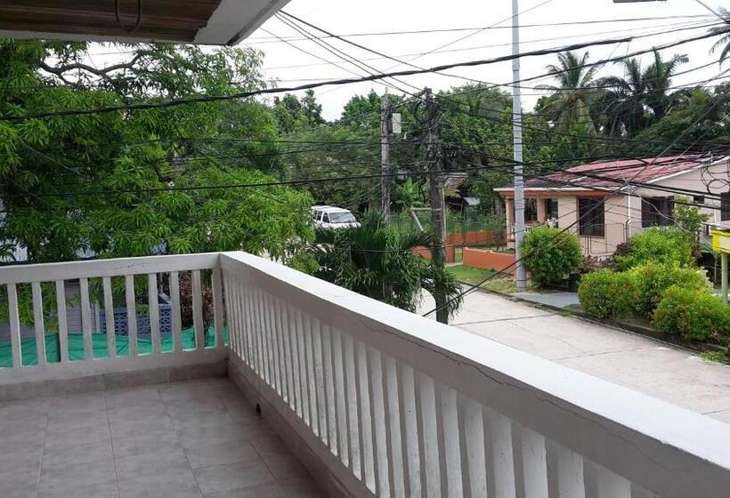 הוסטל Alojamientos Turísticos Shalain