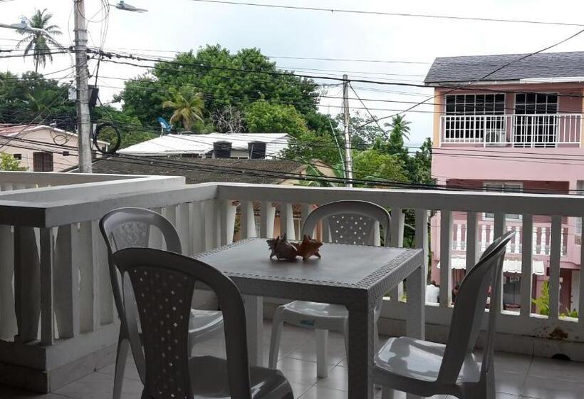 הוסטל Alojamientos Turísticos Shalain