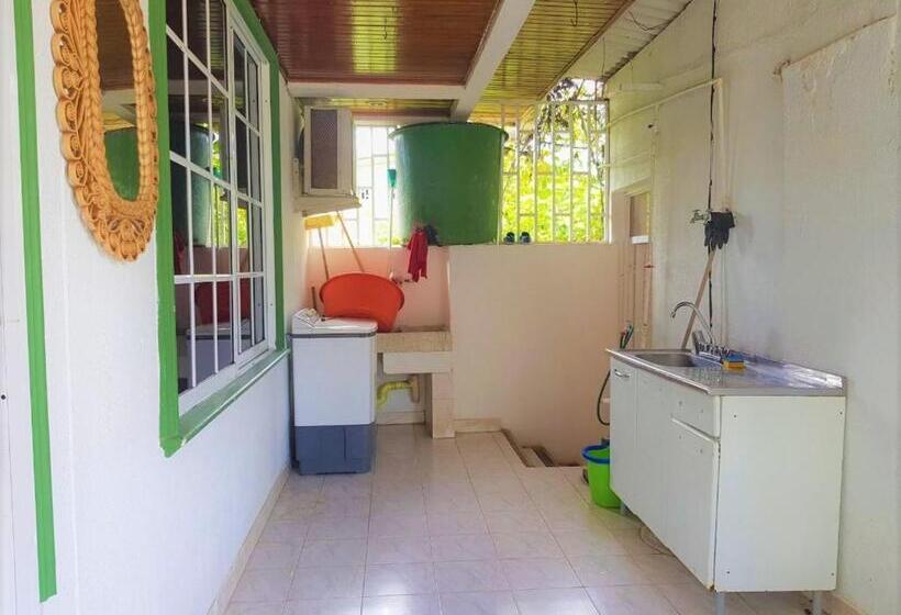 הוסטל Alojamientos Turísticos Shalain