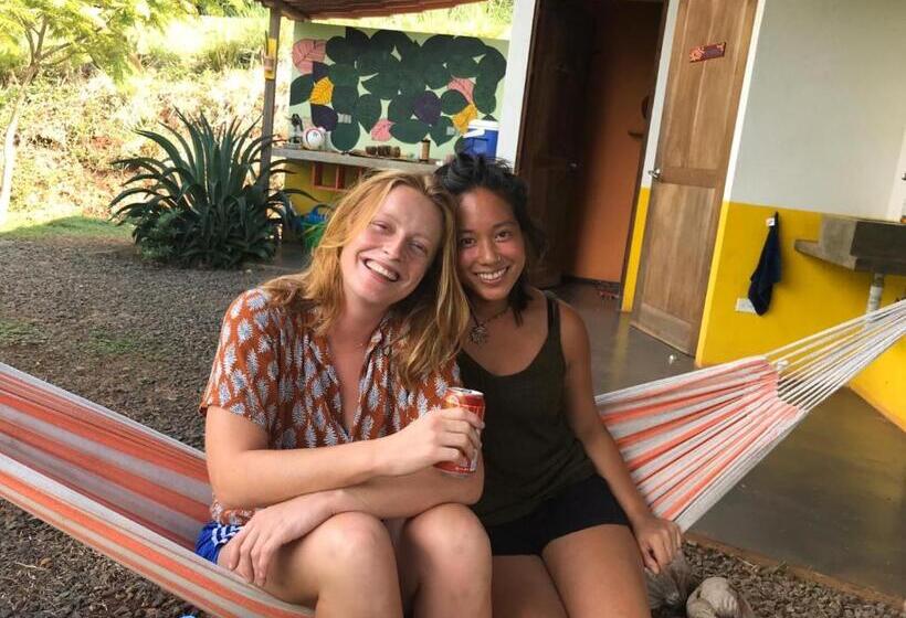 فندق صغير Alouatta Playa Coyote