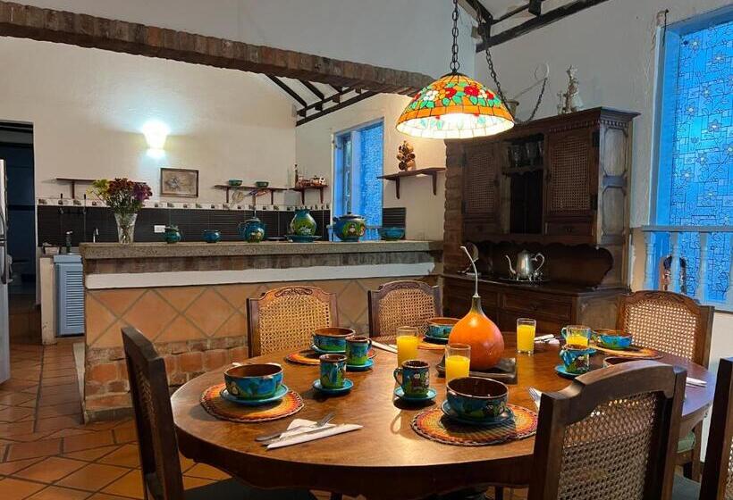 호스텔 Casa Chalet Campestre 2km