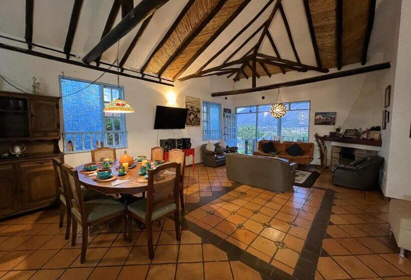 호스텔 Casa Chalet Campestre 2km