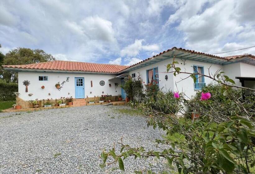 호스텔 Casa Chalet Campestre 2km