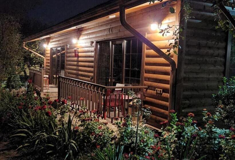 فندق صغير Grig House Eco Resort